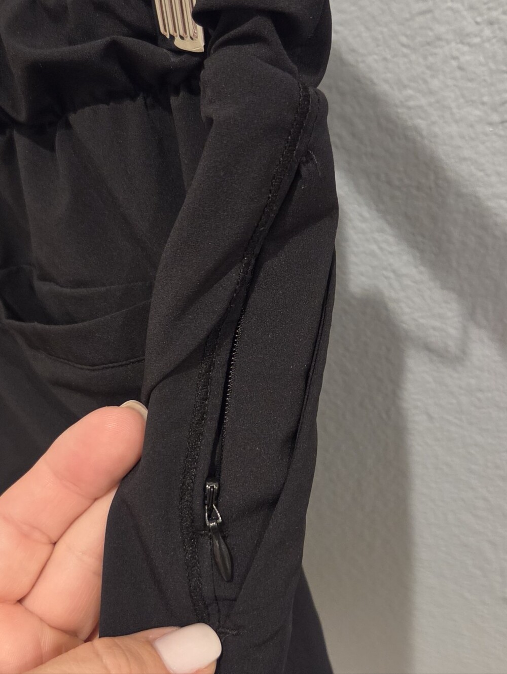 Zella Black Elastic-Waist Athletic Shorts With Tie - Picture 5 of 7